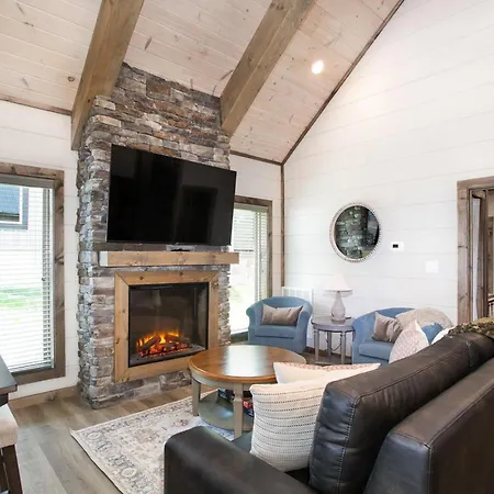 Winding Down: Modern Cabin Retreat